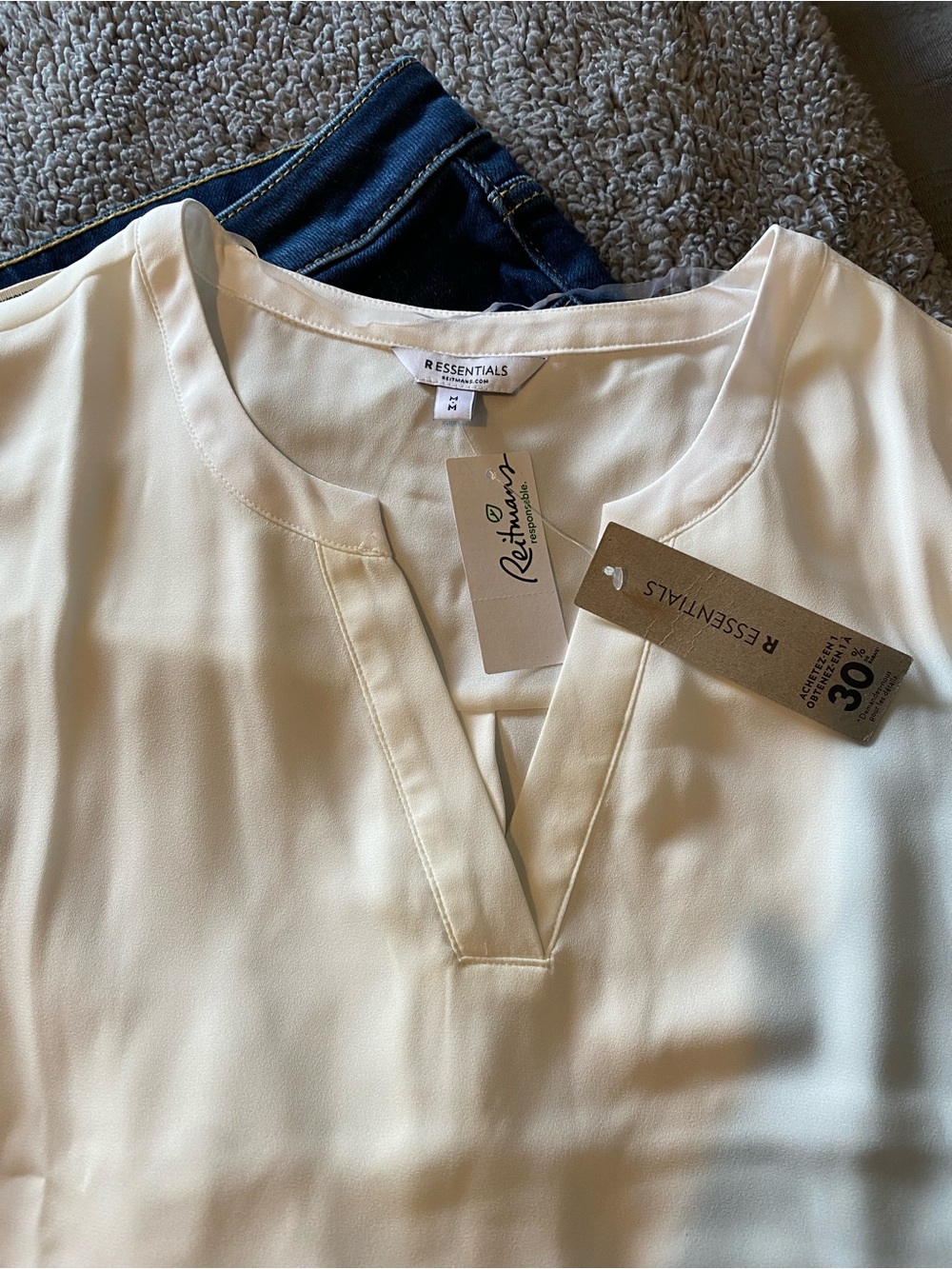 Reitmans white cap sleeve blouse - Picture 2 of 8
